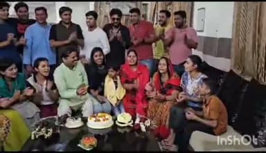 मोदीनगर: बस अड्डे के पास धूमधाम से मनाया गया भाजपा के पूर्व महानगर मंत्री संजीव त्यागी का जन्म दिवस