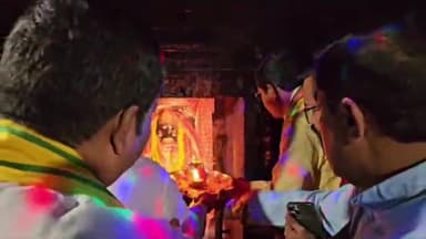 कोंडागांव: कोंडागांव विधायक मोहन मरकाम मंत्री बनने के बाद पहुंचे दंतेवाड़ा, मां दंतेश्वरी का लिया आशीर्वाद