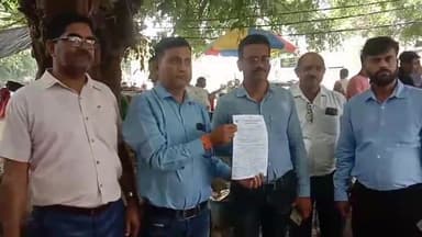 मुरादाबाद: गांव हमीरपुर गौशाला में 1 दर्जन से अधिक गोवंशों की मौत का मामला, भारतीय गोवंश संरक्षण संवर्धन परिषद ने DM को दिया ज्ञापन