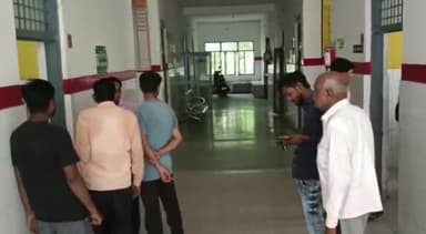 मऊरानीपुर: टोड़ीफतेहपुर में बिजली के करंट की चपेट में आई एक महिला, प्राथमिक उपचार के बाद महिला को किया गया रेफर