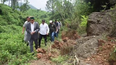 मामलिग: स्वास्थ्य मंत्री धनीराम शांडिल ने काहला और सायरी में बारिश से हुए नुकसान का लिया जायजा
