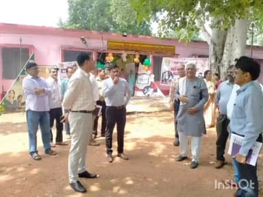 टीकमगढ़: गृह विभाग के अपर सचिव कस्तूरबा गांधी छात्रावास कुंडेश्वर में आयोजित कार्यक्रम में हुए शामिल