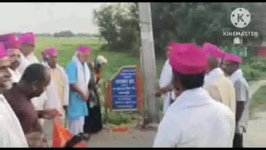 बेनीपट्टी: परजूआर गाँव में निर्मित पीसीसी सड़क का जिला परिषद सदस्य अलका झा ने किया उद्घाटन