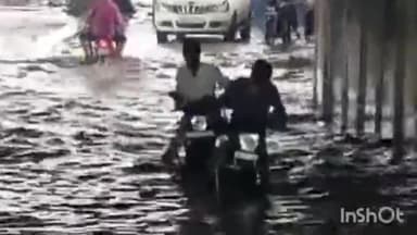 लाडपुरा: डकनिया रेलवे स्टेशन के निकट रेलवे अंडर पास में बरसाती पानी भरा,वाहन चालक परेशान