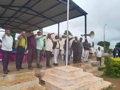 ಶಿರಹಟ್ಟಿ: ತಾಲ್ಲೂಕು ಕ್ರೀಡಾಂಗಣದಲ್ಲಿ ವಿದ್ಯಾರ್ಥಿಗಳಿಗೆ ಕ್ಲಸ್ಟರ್ ಮಟ್ಟದ ಕ್ರೀಡಾಕೂಟ