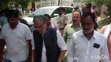 जहानाबाद: भाजपा नेता सह राज्यसभा सांसद सुशील मोदी पहुंचे जहानाबाद, कल्पा गांव में मृतक भाजपा नेता के परिजनों से की मुलाकात