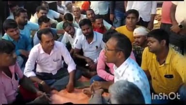 आरा: एम्बुलेंस कर्मचारियों की अनिश्चितकालीन हड़ताल के समर्थन में आए भाकपा माले के अगिआंव विधायक मनोज मंजिल और विधानसभा इंचार्ज