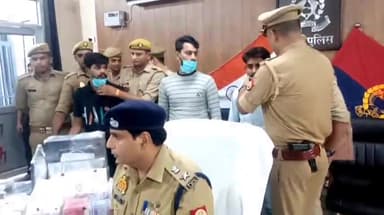 इटावा: बसरेहर पुलिस ने फ्री पैन कार्ड बनवाने का लालच देकर धोखाधड़ी कर फर्जी प्रपत्र बनाने वाले 3 अभियुक्तों को किया गिरफ्तार