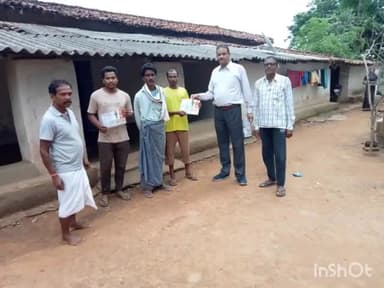 बतौली: बुधवार को बतौली भाजपा मंडल ने भटको और खड़धोवा में घर-घर जनसंपर्क अभियान चलाया