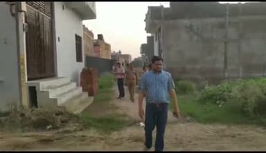 इटावा: दलबीर नगर में कटिया हटाओ ट्रांसफार्मर बचाओ अभियान के तहत बिजली चोरी करने पर 8 उपभोक्ताओं के खिलाफ FIR दर्ज