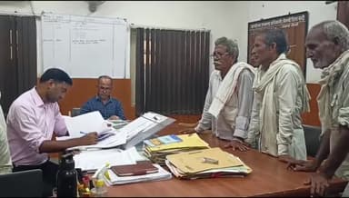 नैनवां: उरासी के ग्रामीणों ने कोर्ट के आदेशानुसार चरागाह भूमि से अतिक्रमण हटाने की मांग को लेकर SDM को सौंपा ज्ञापन