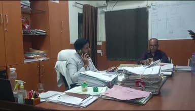 नैनवां: वार्ड-15 के लोगों ने सीसी सड़क निर्माण की मांग को लेकर नैनवा एसडीएम को दिया ज्ञापन