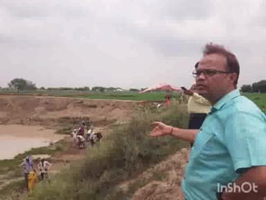 मनिया: दुर्गपुरा, नेकपुर तथा मांगरौल में जिला कलेक्टर ने किया मनरेगा कार्यों का निरीक्षण