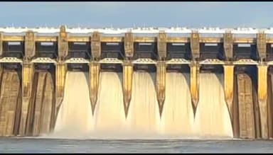 होशंगाबाद नगर: बरगी बांध के पांच गेट खोले गए, निचले क्षेत्र के रहवासियों से नर्मदा तट से सुरक्षित दूरी बनाए रखने का आग्रह