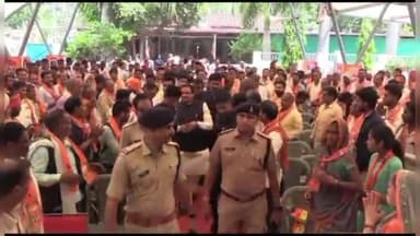 खुरई: आज खुरई के मंत्री कार्यालय में आयोजित कुशवाहा समाज की बैठक में शामिल हुए नगरीय विकास एवं आवास मंत्री भूपेंद्र सिंह