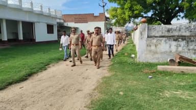 बलरामपुर: थाना हरैया की पुलिस ने गणेशपुर हरिहरपुर में लगाई चौपाल, सुनी ग्रामीणों की समस्याएं