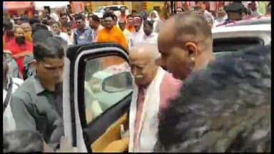 गाज़ीपुर: भूड़कूड़ा स्थित हथियाराम मठ पहुंचे आरएसएस प्रमुख मोहन भागवत, पूजा पाठ के बाद साधु संतों के साथ करेंगे संवाद