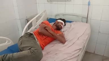 मुरादाबाद: फव्वारा चौक पर तेज रफ्तार अज्ञात वाहन ने एक युवक को मारी टक्कर, पुलिस ने घायल को अस्पताल में कराया  भर्ती