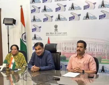 शिमला ग्रामीण: ग्रामीण शिमला के MLA व मंत्री विक्रमादित्य व सांसद प्रतिभा सिंह ने दिल्ली में केंद्रीय मंत्री नितिन गडकरी से की मुलाकात