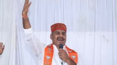 हुज़ूर: भाजपा विधायक रामेश्वर शर्मा ने बिलखिरिया में भाजपा मंडल की बैठक में कार्यकर्ताओं को किया संबोधित