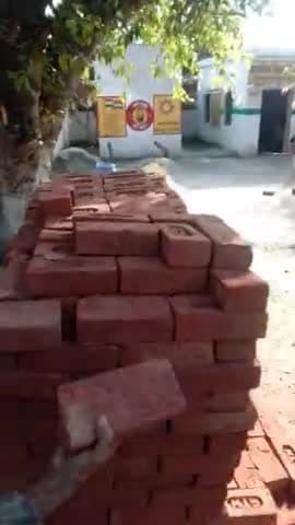 धनौरा: बारसाबाद में सरकारी स्कूल में कच्ची ईट का करा इस्तमाल
#viralvideoतेजी #viralvideo #viralallindiavideo