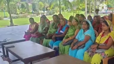 तुरकौलिया: विधायक कृष्णानंद पासवान ने हरसिद्धि व तुरकौलिया मंडल की महिला कार्यकर्ताओं के साथ की बैठक