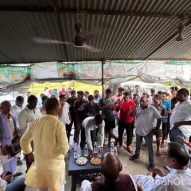 मड़ियाहू: मोदी सरकार के 9 साल पूरे होने के उपलक्ष्य में बरसठी बाजार में चलाया गया जनसंपर्क अभियान, सांसद सहित कई लोग रहे मौजूद