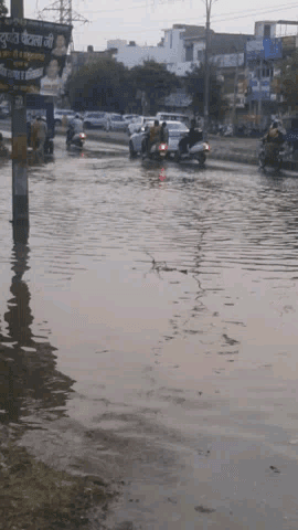 यमुनानगर का इंदौर मॉडल..
मेयर मदन चौहान जी के शहर मैं काला तेल निकल रहा है.. मुबारक हो..