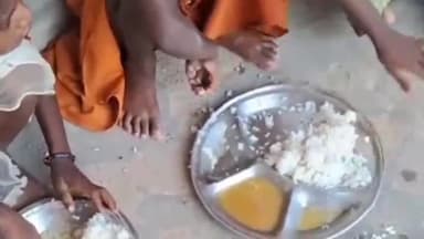 गिरियक: प्राथमिक विदयालय चोरसुआ का गिरियक प्रखंड के बीडीओ पवन कुमार ठाकुर ने किया निरीक्षण