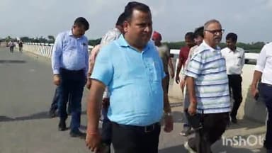 खगड़िया: दिल्ली व पटना की इंजीनियरों की टीम पहुंची खगड़िया, बूढ़ी गंडक नदी पर क्षतिग्रस्त पुल का लिया जायजा