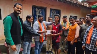 लोहंडीगुडा: अलनार में भारतीय जनता युवा मोर्चा के कार्यकर्ताओं ने प्रदेश अध्यक्ष की मौजूदगी में नव मतदाता कार्यक्रम का किया आयोजन