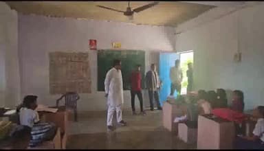 गौरिहार: विधायक राजेश प्रजापति ने धवारी के शासकीय स्कूल का किया निरीक्षण, छात्र-छात्राओं से चर्चा कर परिसर में किया वृक्षारोपण