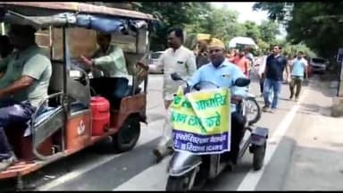 जगाधरी: धरने पर बैठे क्लर्कों ने लघु सचिवालय से लेकर शहर में अलग-अलग जगह से जुलूस निकालकर किया प्रदर्शन