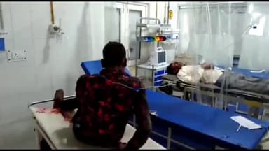 मुरादाबाद: मैनाठेर सड़क में हादसे गंभीर रूप से घायल हुए दोनों घायलों को गंभीर हालत होने पर हाय सेंटर रेफर किया गया