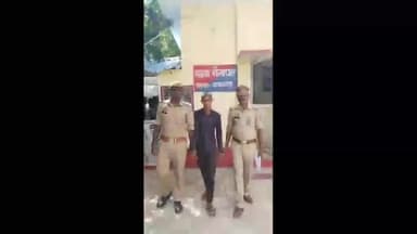 सगड़ी: रौनापार थाना की पुलिस टीम ने नाबालिग लड़की के साथ छेड़खानी करने वाले आरोपी को गिरफ्तार कर भेजा जेल