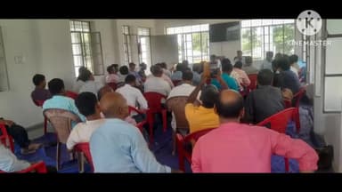 कुरसाकांटा: प्रखंड कार्यालय स्थित BRC भवन में BLO को मतदाता सूची के संबंध में दिया गया एक दिवसीय प्रशिक्षण