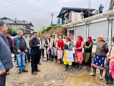 कोटगढ़: विधायक कुलदीप सिंह राठौर ने किया जरोल पंचायत का दौरा, बारिश से हुए नुकसान का लिया जायजा