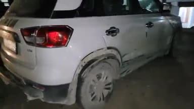 मोहनलालगंज: दुबग्गा में मुख्य मार्ग पर नशे में धुत चालक ने ट्रक और कार में मारी टक्कर, मौके पर पहुंची पुलिस