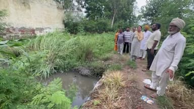 ਐਸਏਐਸ ਨਗਰ ਮੁਹਾਲੀ: ਪਿੰਡ ਮਟਰਾਂ ਦਾ ਬਲਾਕ ਪ੍ਰਧਾਨ ਕਰਮਜੀਤ ਅਤੇ ਸਰਕਲ ਪ੍ਰਧਾਨਾ ਨਾਲ ਆਪ ਜਿਲ੍ਹਾ ਪ੍ਰਧਾਨ ਪ੍ਰਭਜੋਤ ਕੌਰ ਨੇ ਦੌਰਾ ਕੀਤਾ