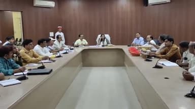 गाज़ीपुर: आवास विकास परिषद व CLDF वाराणसी द्वारा विकास कार्यों में लापरवाही करने वाले कार्यदायी संस्थाओं पर डीएम ने जताई नाराजगी