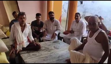 तिलौथू प्रखंड उचेला गांव बिंदकेश्वरी सिंह के नौजवान पुत्र नेपाली सिंह मृत्यु पर पहुचे,आशुतोष सिंह पूर्व विधायक उम्मीदवार