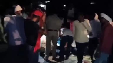 इकौना: नेशनल हाईवे 730 पर आरके गेस्ट हाउस के सामने अज्ञात ट्रक की टक्कर से मोटरसाइकिल सवार की मौके पर हुई मौत