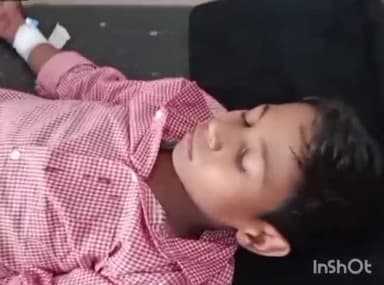 देवसर: शासकीय हाई स्कूल गोभा में स्कूल में मिली यूनिफॉर्म के बारे में दूसरे बच्चों को बताने पर शिक्षक ने छात्र को पीटा