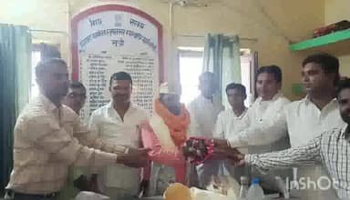 हनुमाननगर: हनुमान नगर BDO कार्यालय कक्ष में नव पदस्थापित BDO मनीष कुमार को जन प्रतिनिधियों ने किया सम्मानित