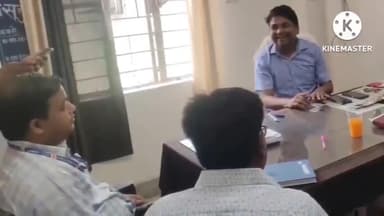 आदापुर: BDO सुनील कुमार आगामी लोकसभा चुनाव को लेकर कार्यालय में अधिकारियों के साथ की बैठक, कई विषयों हुई चर्चा