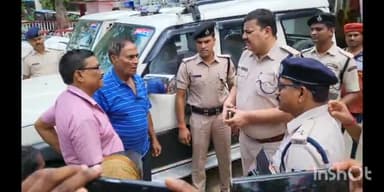 सुपौल: निर्मली में आमसभा के दौरान मुखिया के द्वारा मारपीट की घटना को लेकर लोगों ने एसपी को दिया आवेदन