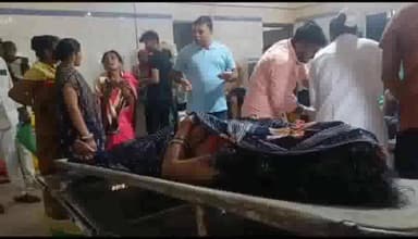 आरा: ओवरब्रिज के पास घरेलू कलह से तंग आकर महिला तीन बच्चों के साथ ट्रेन के आगे कूदी, महिला की मौत और तीनों बच्चे हुए जख्मी