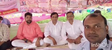 आरंग: तूता नवा रायपुर में आमरण अनशन पर बैठे संविदा कर्मियों की बिगड़ी तबीयत, जारी है धरना प्रदर्शन