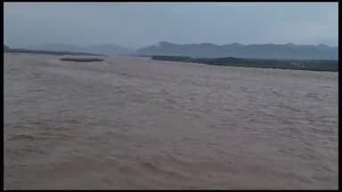 जगाधरी: हथिनी कुंड बैराज पर बढ़ते जलस्तर के बाद ज़िला प्रशासन ने यमुना नदी की सीमा से सटे गांवों में जारी किया अलर्ट