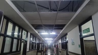 पंचकूला: लगातार बारिश के चलते सेक्टर-6 स्थित सरकारी अस्पताल की छत से टपक रहा पानी, मरीज हो रहे परेशान